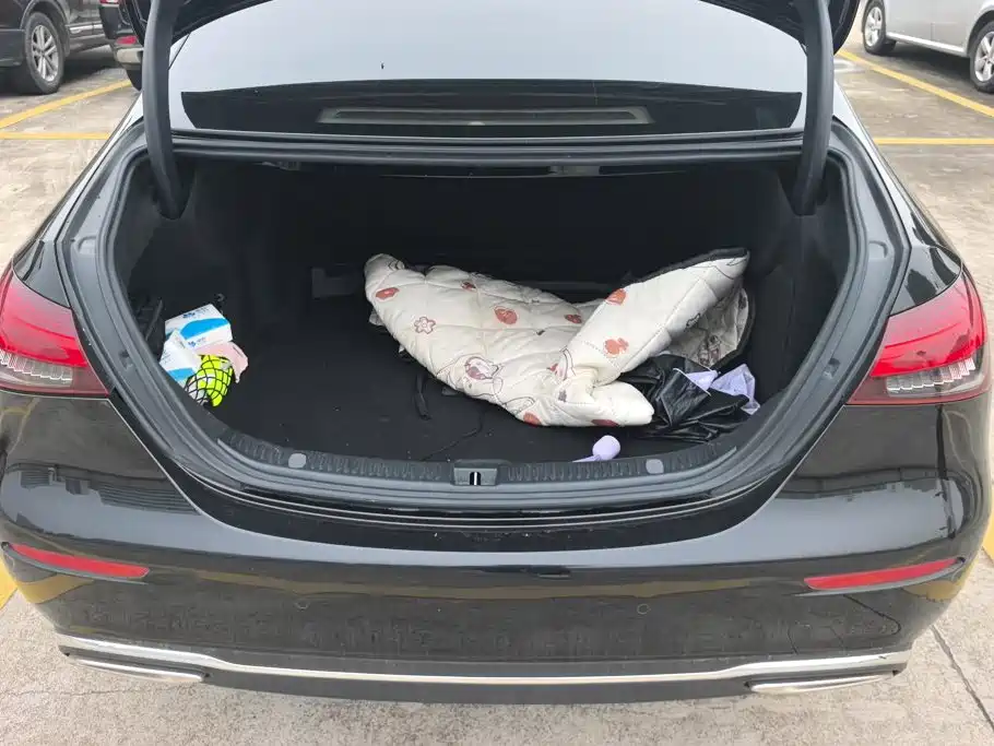 Mercedes-Benz E-Class — миниатюра 4