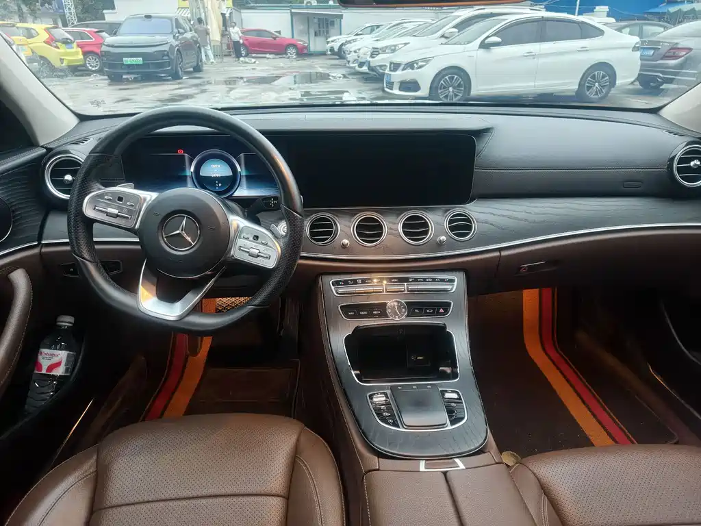 Mercedes-Benz E-Class — миниатюра 6