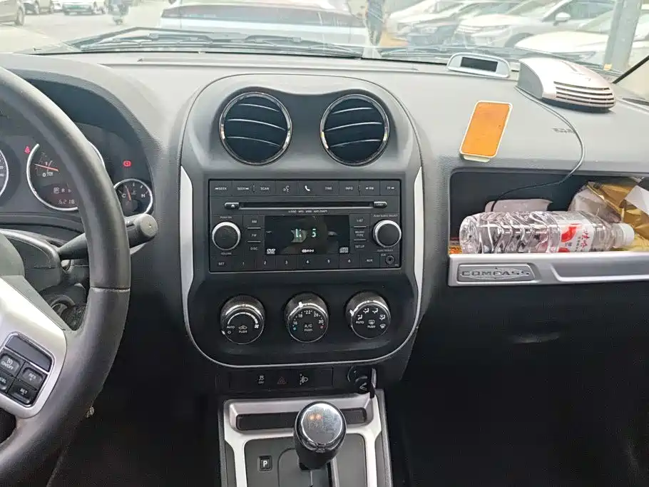 Jeep Compass (Import) — миниатюра 12