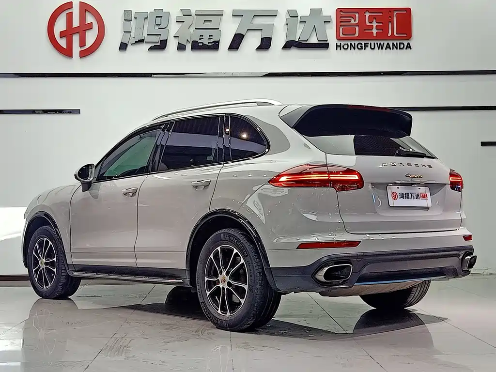 Porsche Cayenne — миниатюра 6