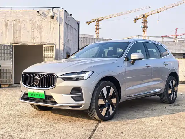 VOLVO XC60 PLUG IN HYBRID 2024