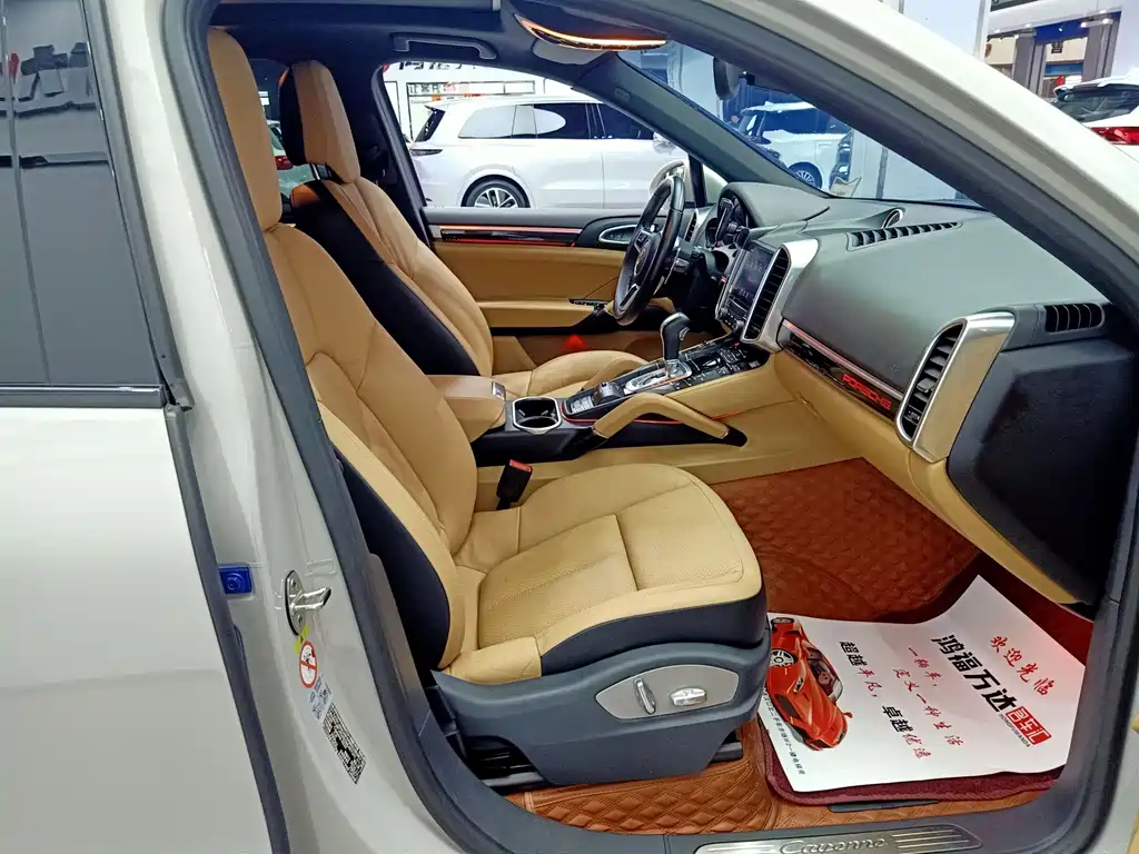 Porsche Cayenne — миниатюра 24