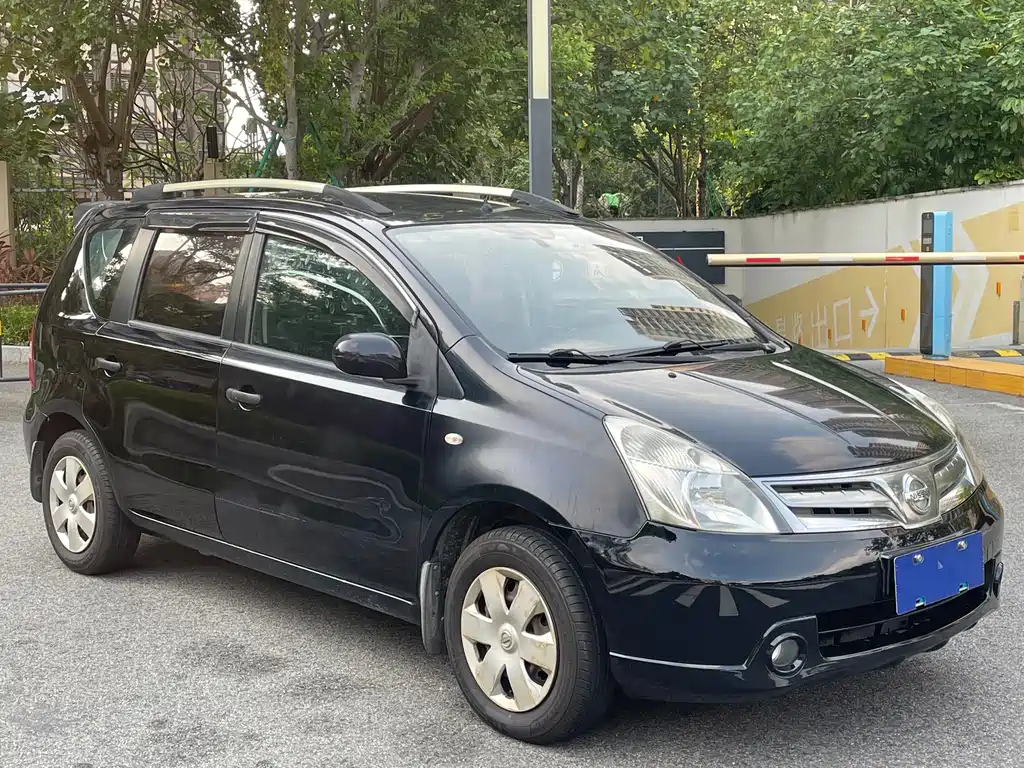 Nissan Livina — миниатюра 3