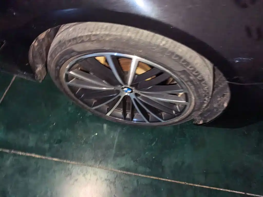 BMW 5 Series — миниатюра 24
