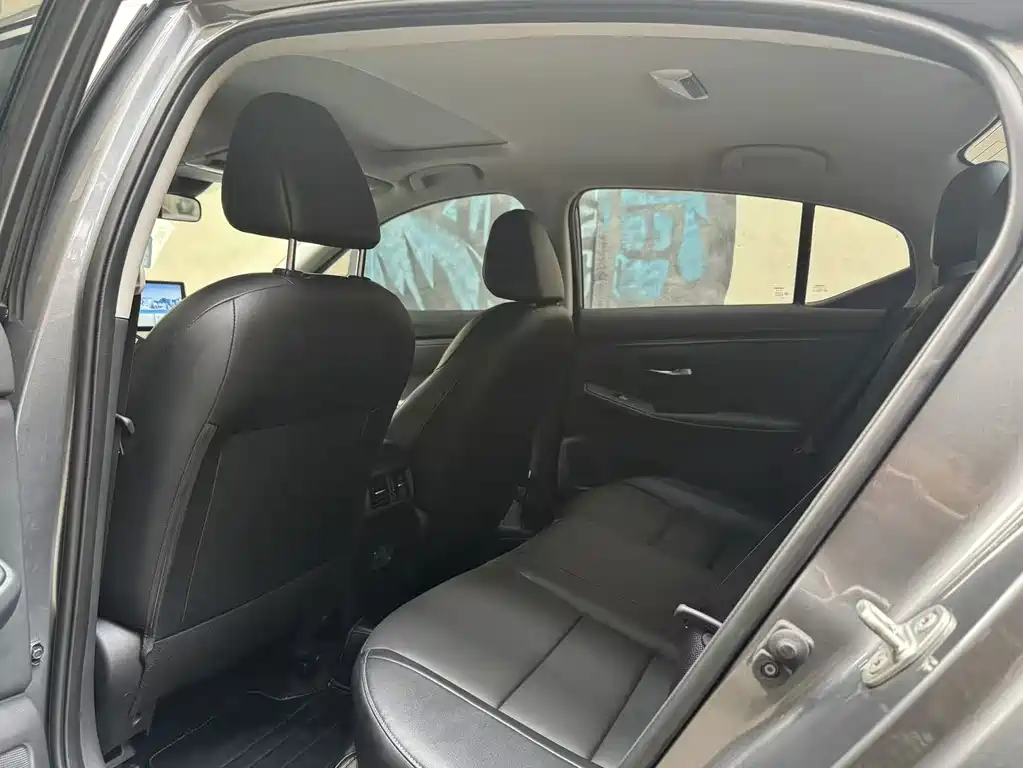 Nissan Sylphy — миниатюра 9