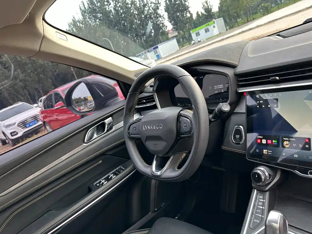 Lynk & Co 01 — миниатюра 20