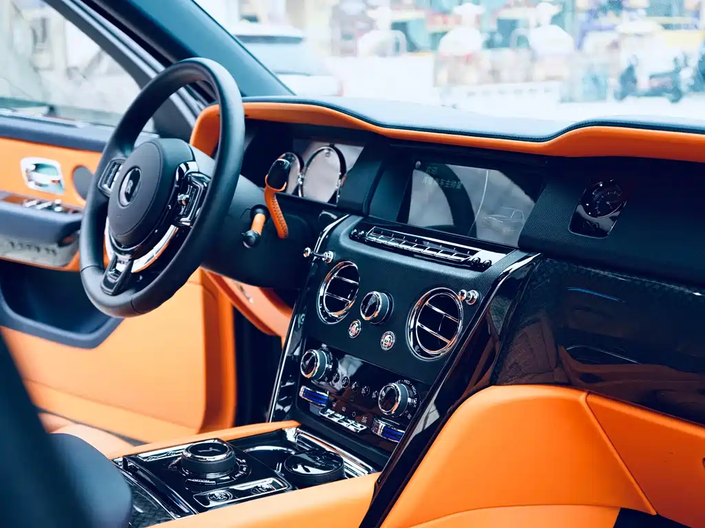 Rolls-Royce Cullinan — миниатюра 20