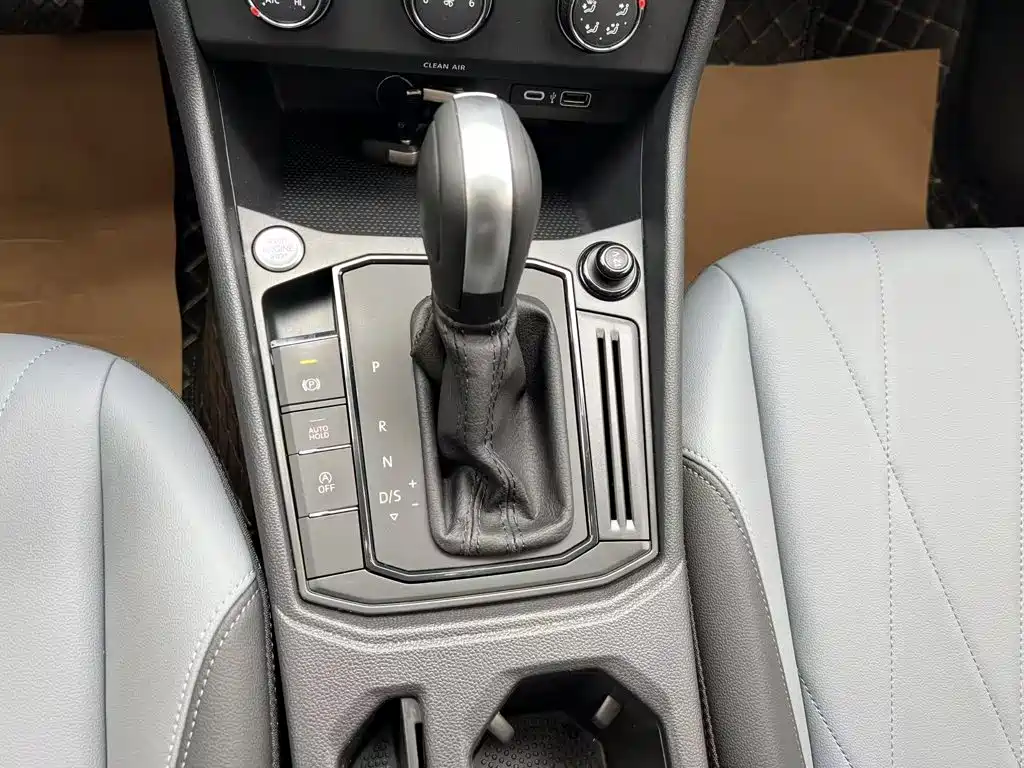 Volkswagen Lavida — миниатюра 14