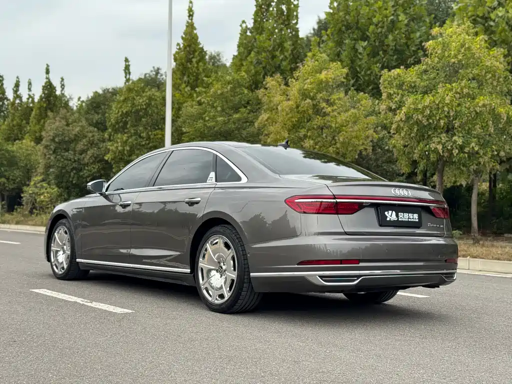 Audi A8 — миниатюра 6