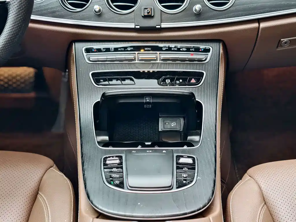 Mercedes-Benz E-Class — миниатюра 19