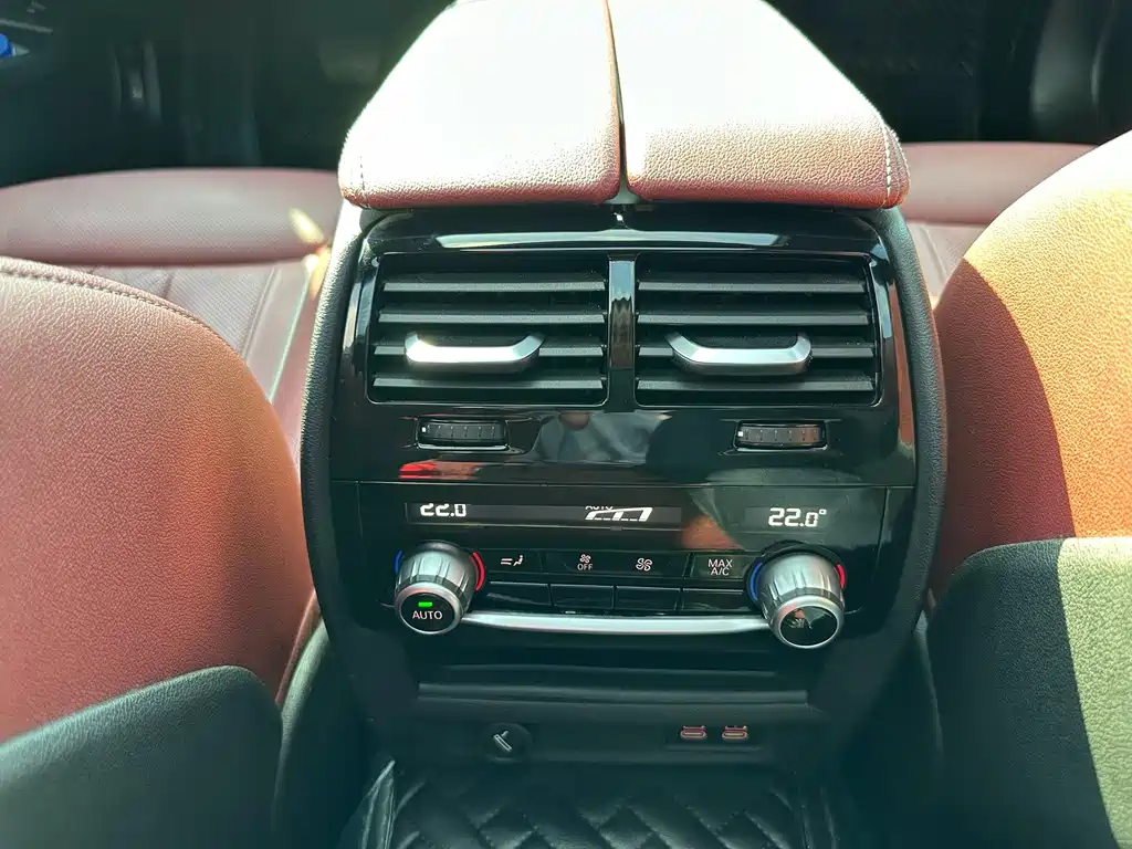BMW 5 Series — миниатюра 18