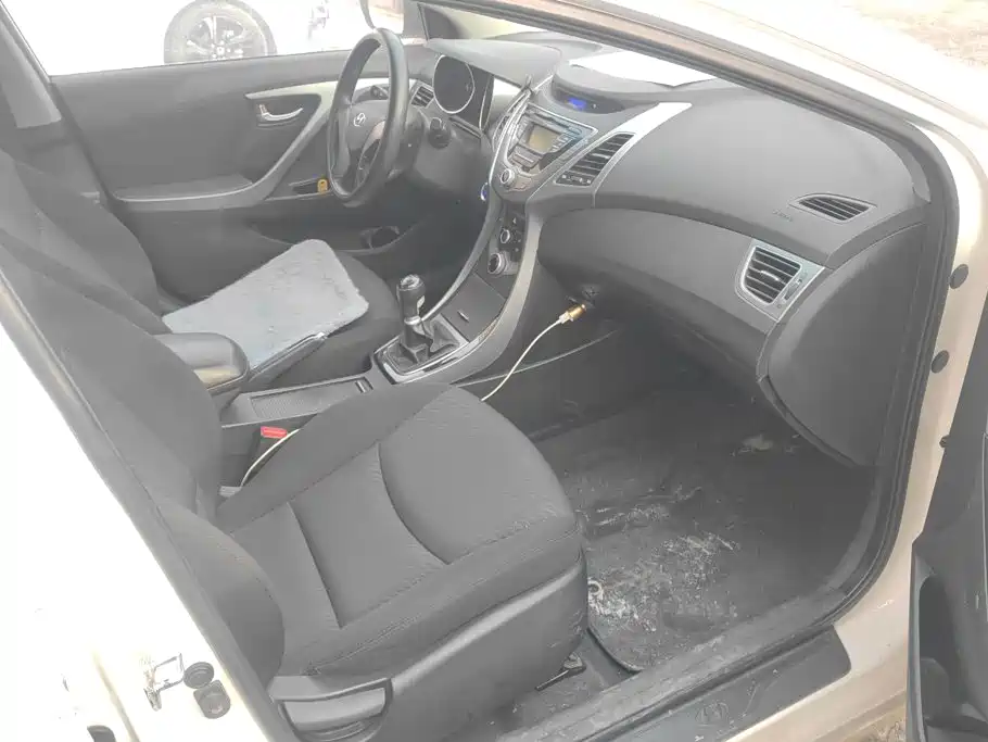 Hyundai Elantra Langdong — миниатюра 8