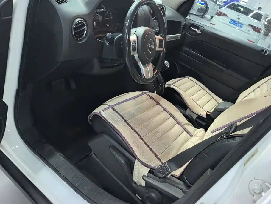 Jeep Compass (Import) — миниатюра 9
