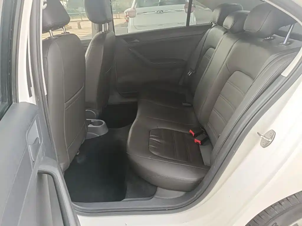 Volkswagen Jetta — миниатюра 17