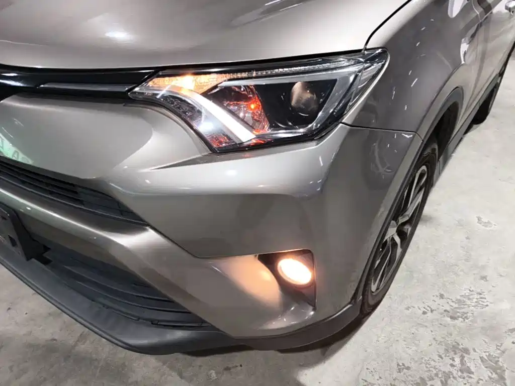 Toyota RAV4 — миниатюра 24