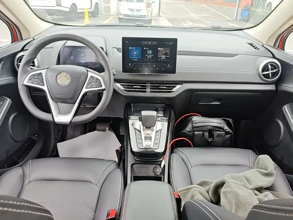 BYD Yuan EV — миниатюра 10