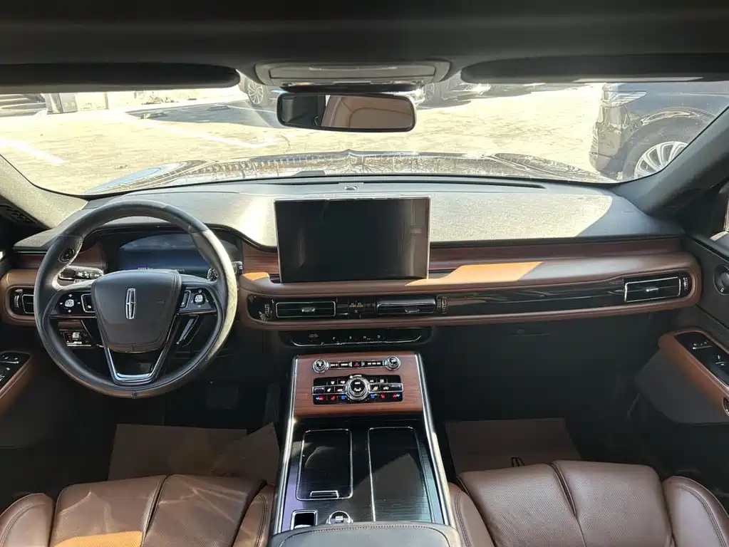 Lincoln Aviator — миниатюра 9