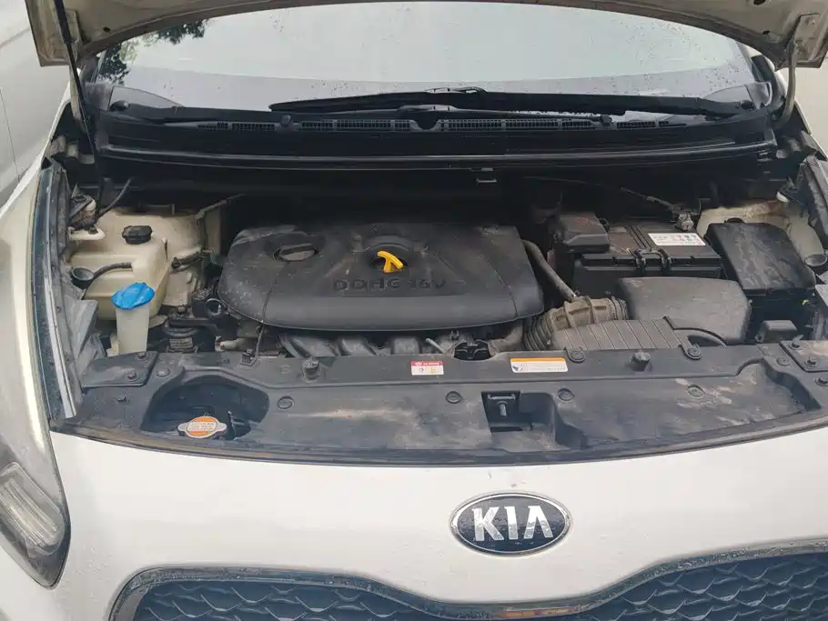 Kia Carens — миниатюра 10