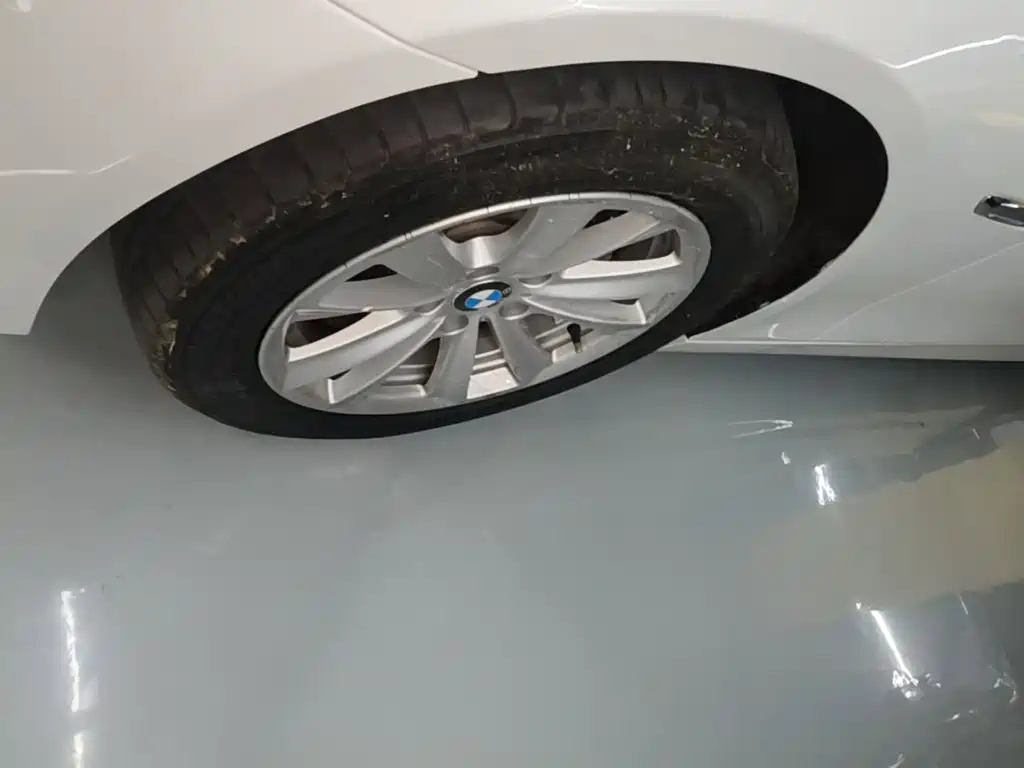 BMW 5 Series — миниатюра 23