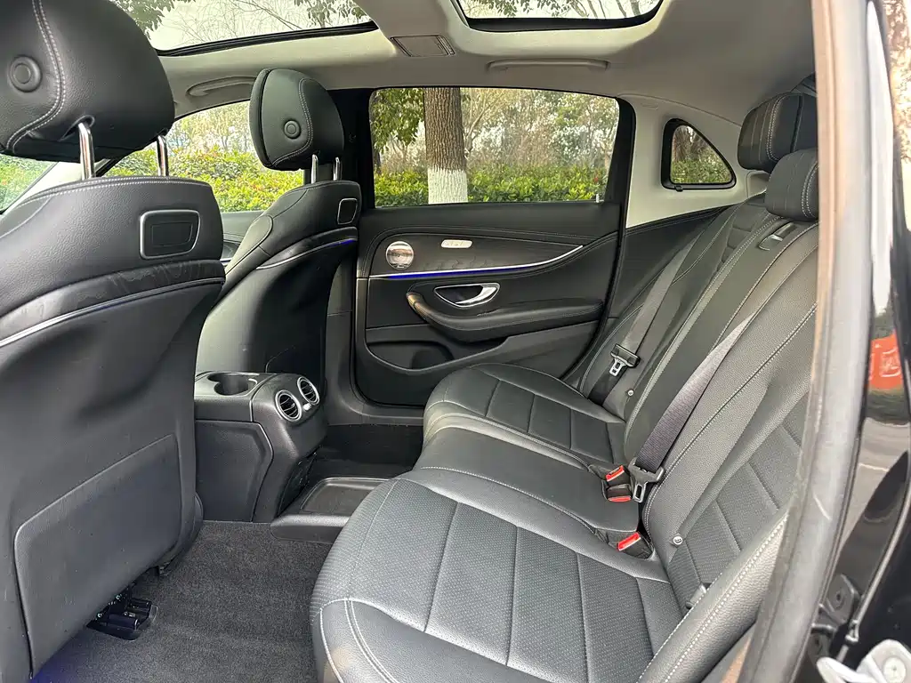 MERCEDES-BENZ E CLASS