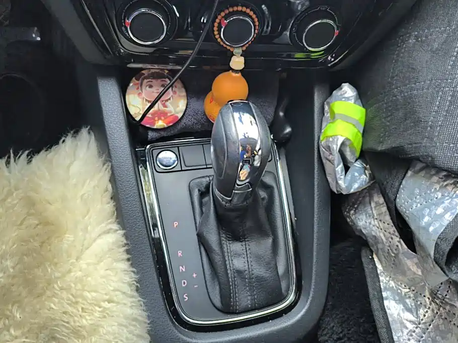 Volkswagen Sagitar — миниатюра 16