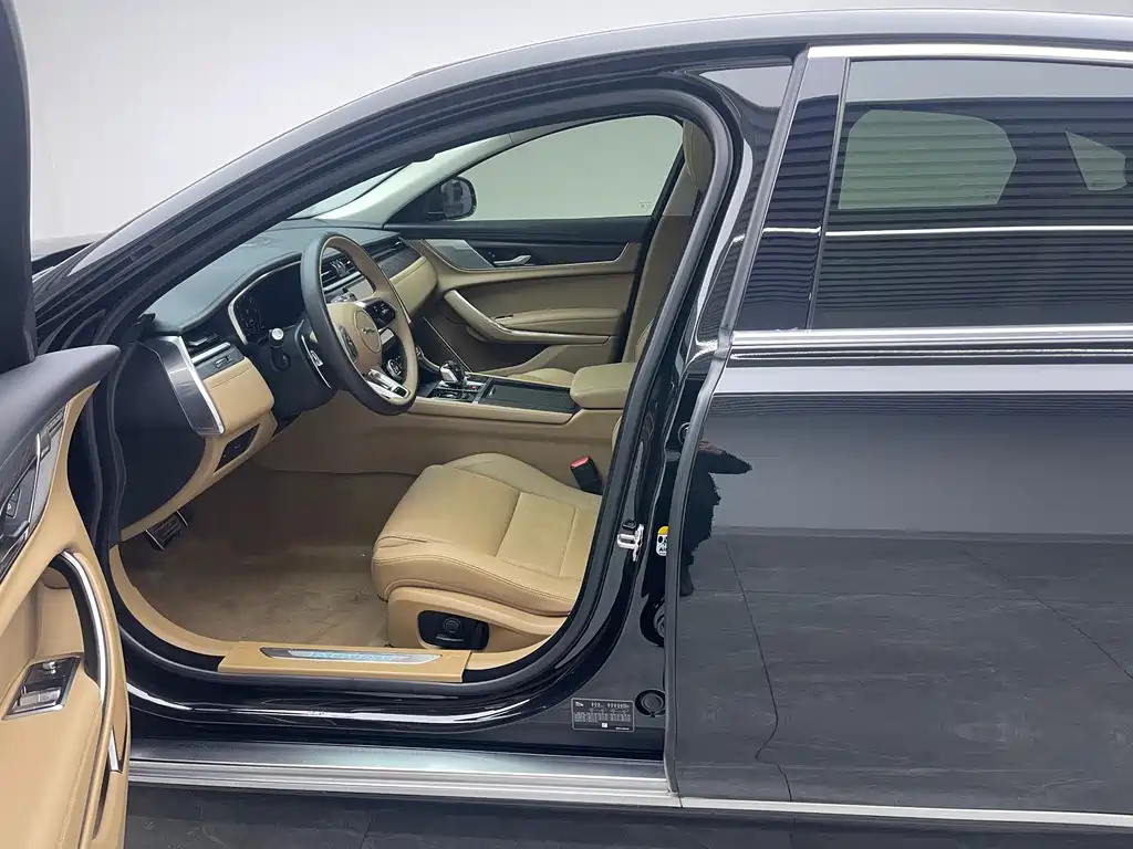 Jaguar XFL — миниатюра 16