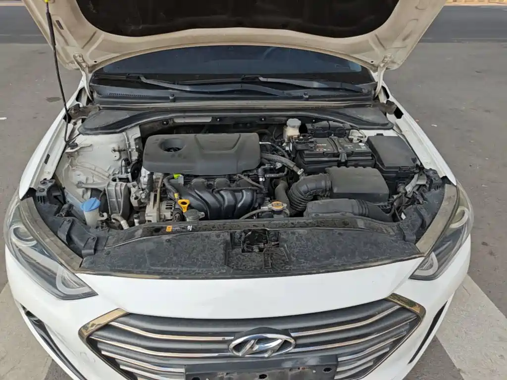 Hyundai Elantra — миниатюра 20