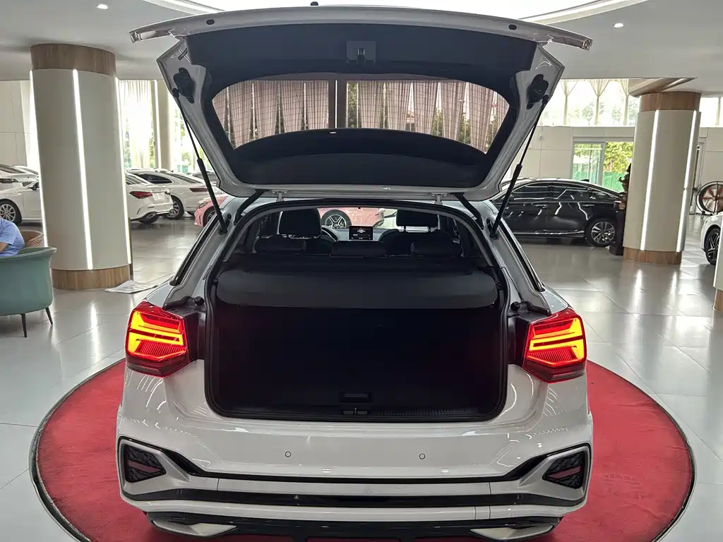 Audi Q2L — миниатюра 10