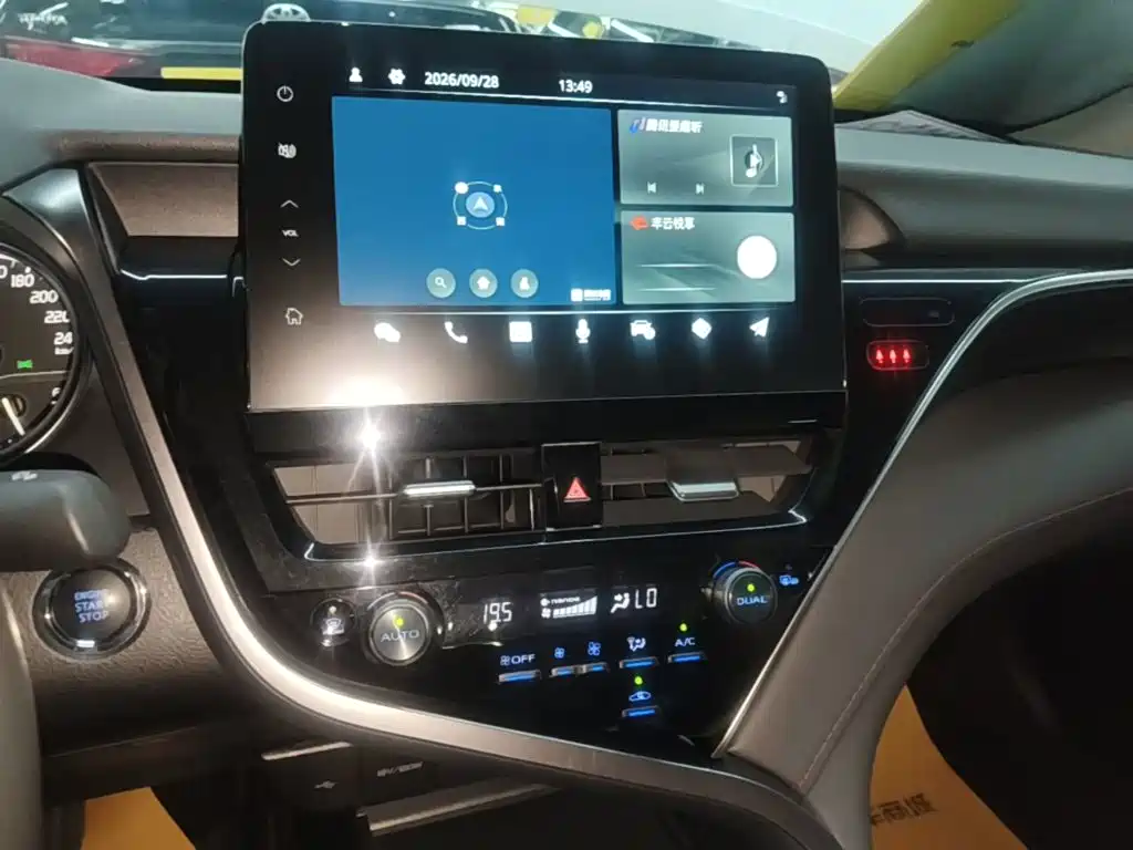 Toyota Camry — миниатюра 13