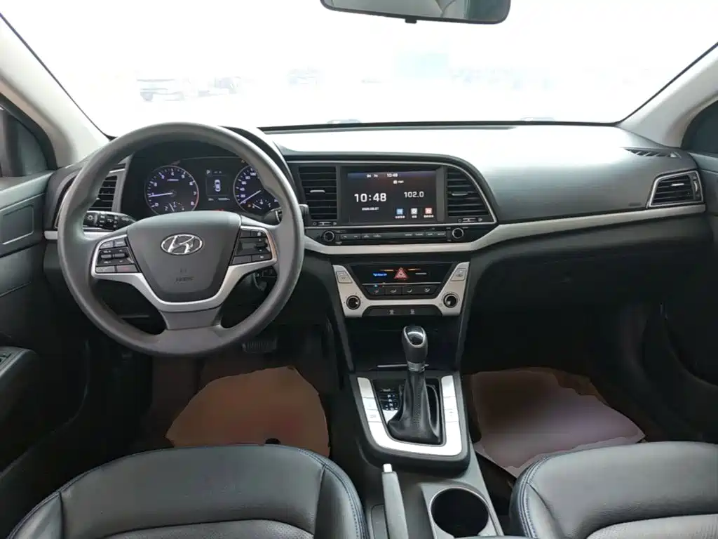 Hyundai Elantra — миниатюра 10