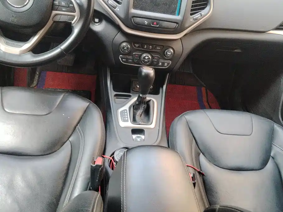 Jeep Cherokee — миниатюра 16