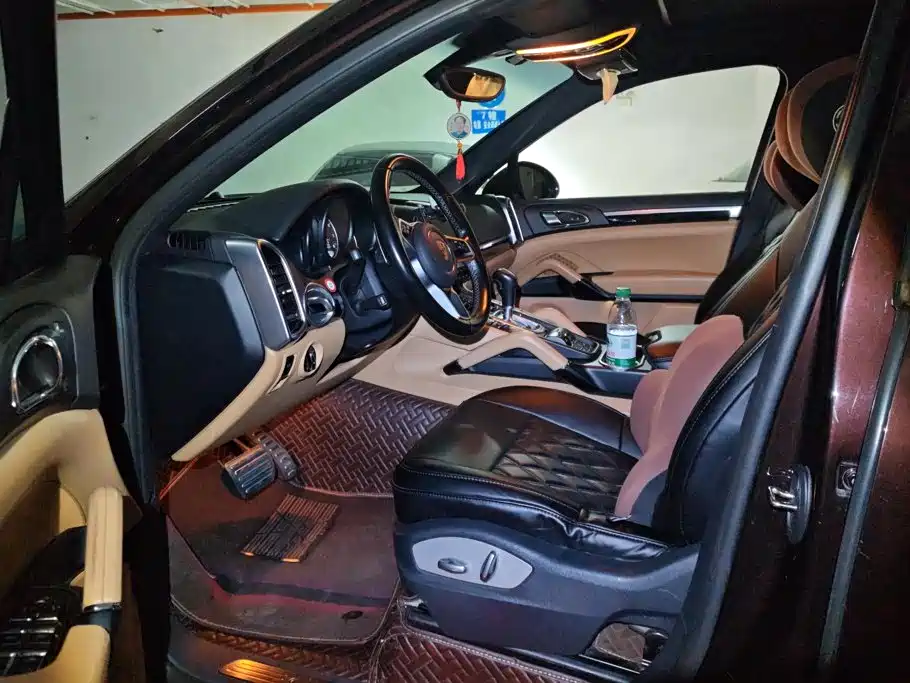 Porsche Cayenne — миниатюра 9