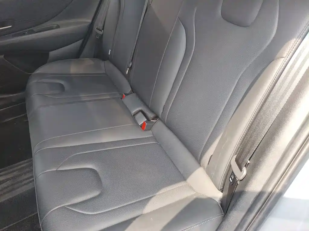 Hyundai Elantra — миниатюра 13