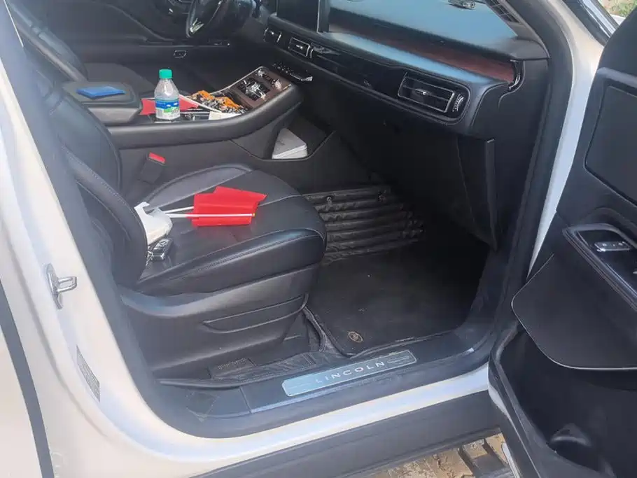 Lincoln Aviator — миниатюра 8