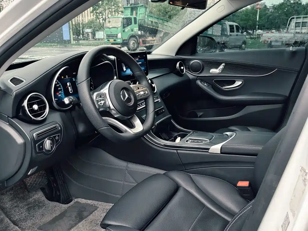 Mercedes-Benz C-Class — миниатюра 6