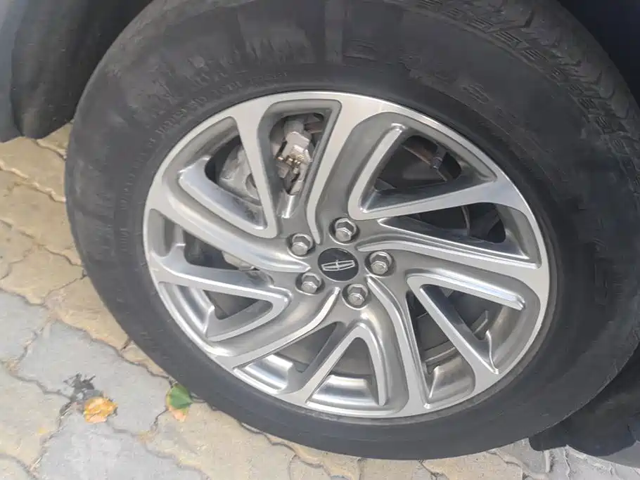 Lincoln Aviator — миниатюра 6