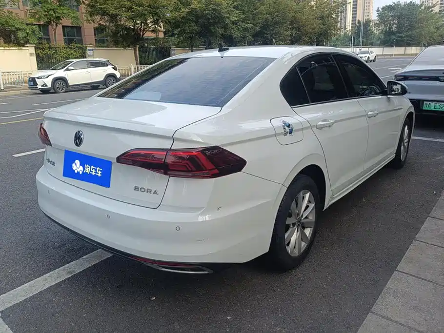 Volkswagen Bora — миниатюра 3