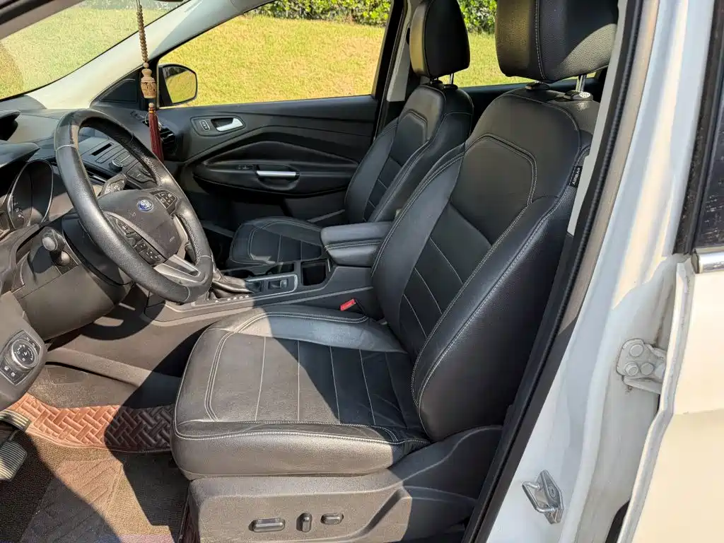 Ford Kuga — миниатюра 8