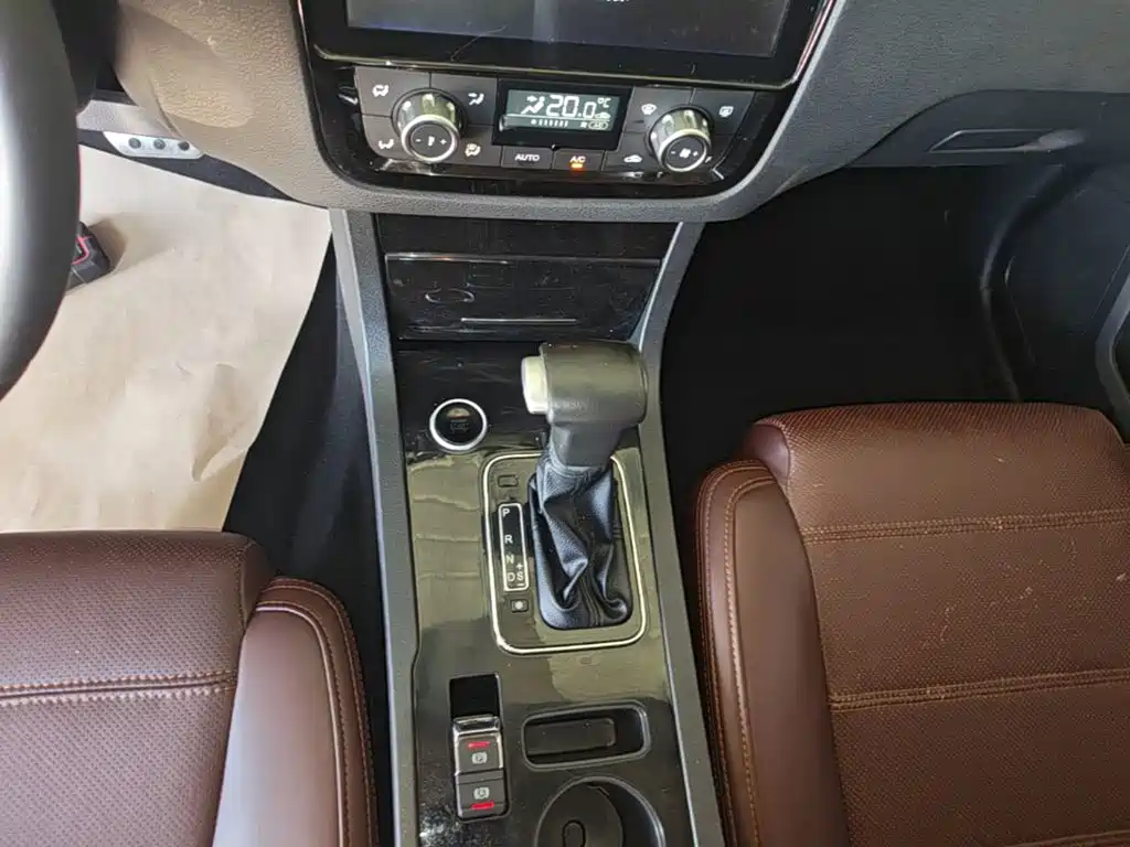 Yema Mustang T70 — миниатюра 14