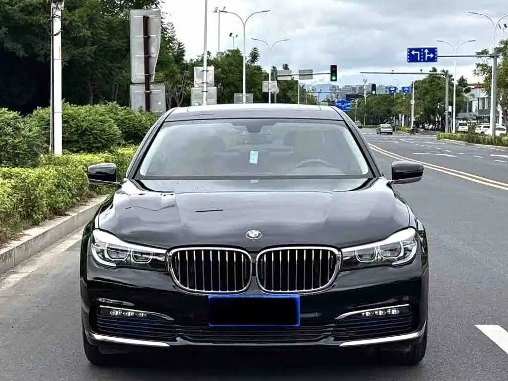 BMW 7 Series — миниатюра 2
