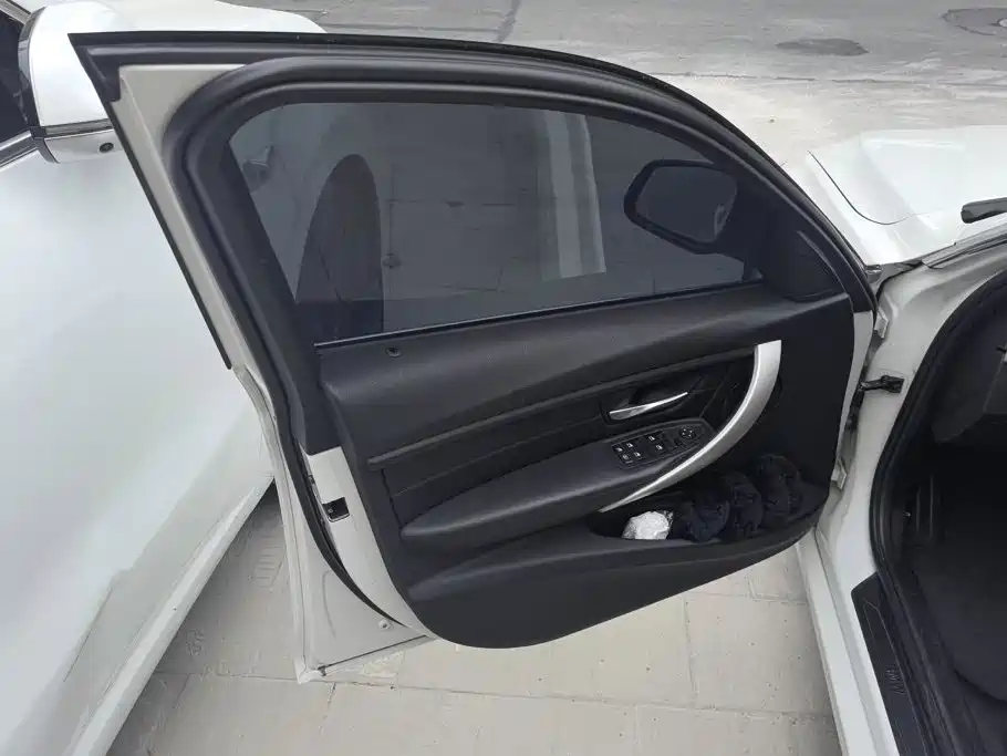 BMW 3 Series — миниатюра 7