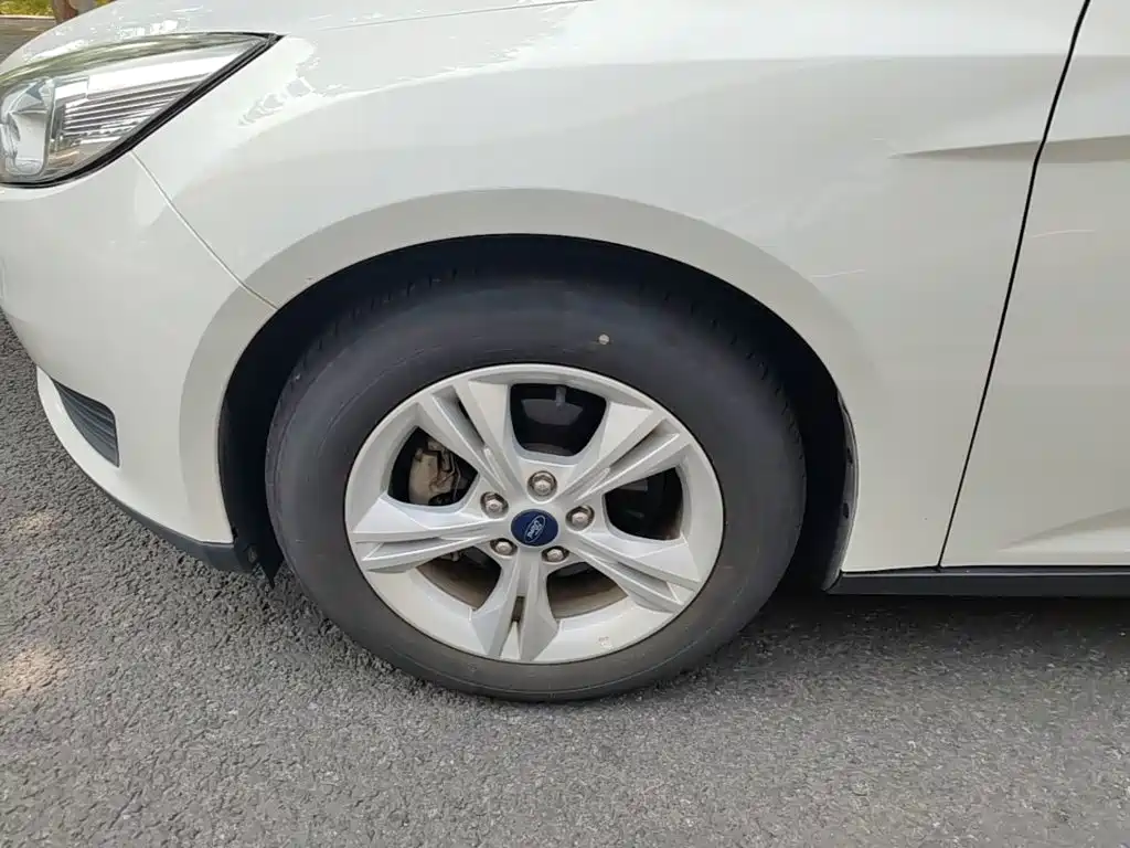 Ford Focus — миниатюра 23