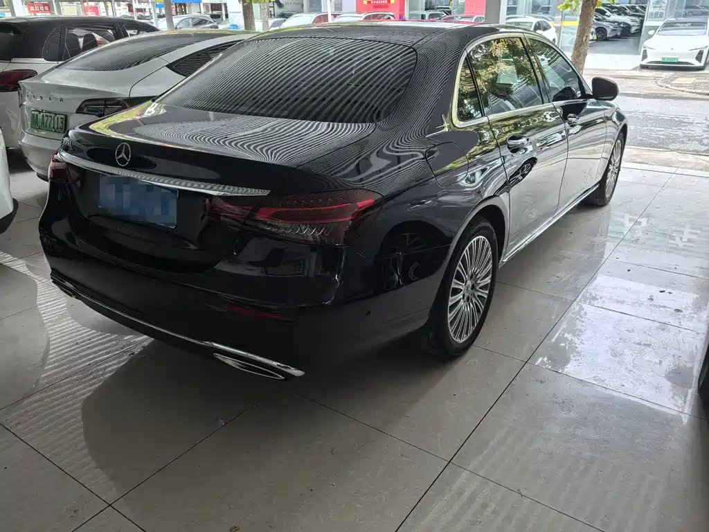 Mercedes-Benz E-Class — миниатюра 18