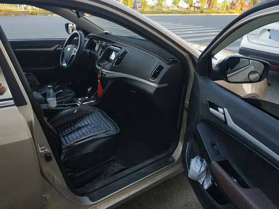 Geely Vision — миниатюра 8