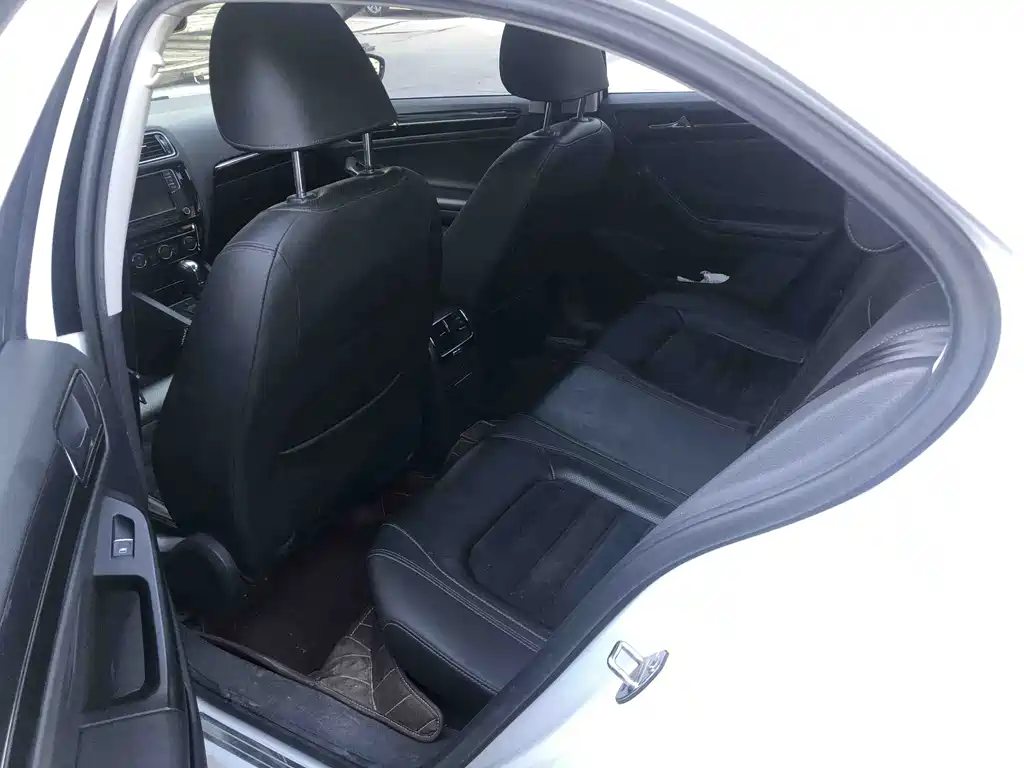 Volkswagen Sagitar — миниатюра 6