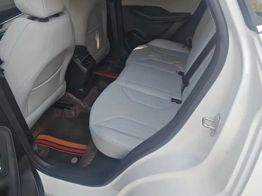 Geely Binyue — миниатюра 11