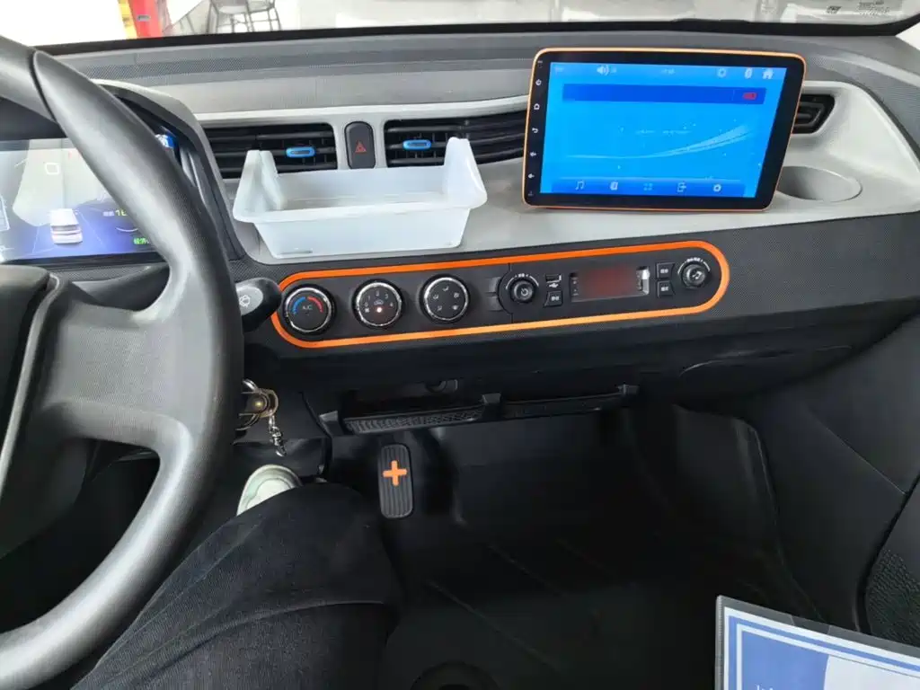 Wuling MINIEV — миниатюра 10
