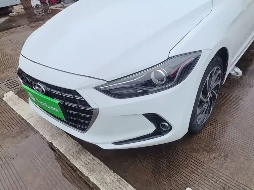 Hyundai Elantra — миниатюра 24