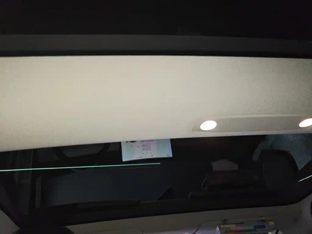 Tesla Model 3 — миниатюра 9