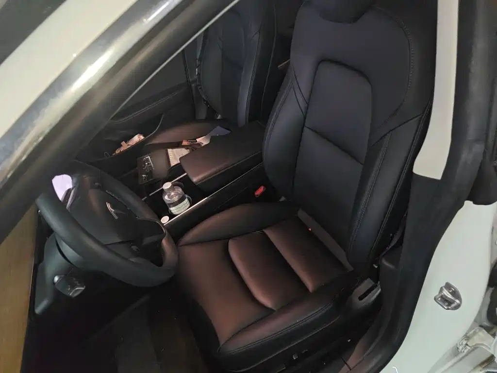 Tesla Model 3 — миниатюра 8